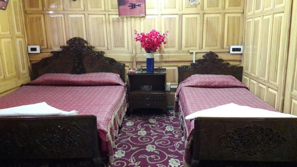 Srīnagar Houseboat Plato Excellence酒店 外观 照片