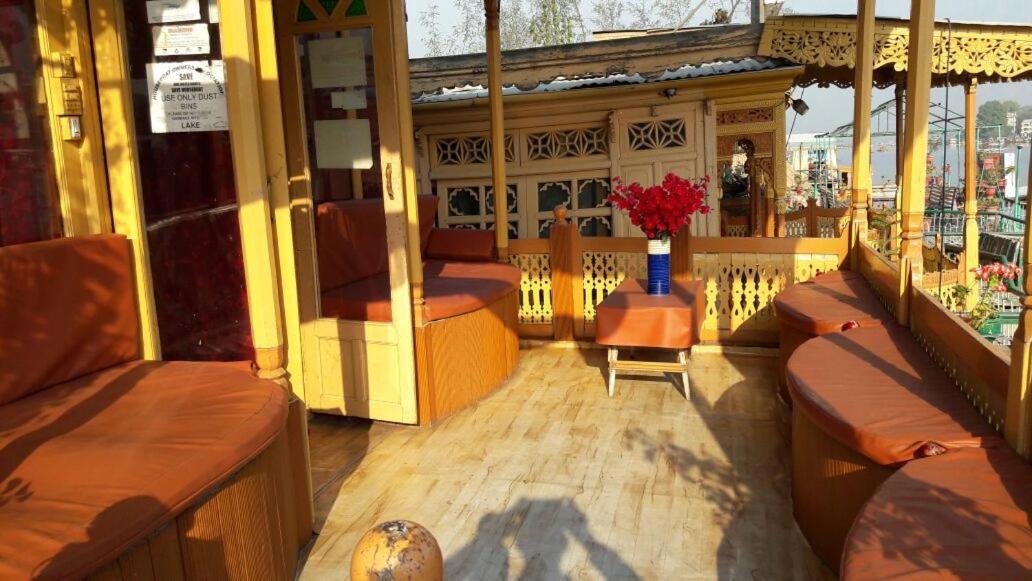 Srīnagar Houseboat Plato Excellence酒店 外观 照片