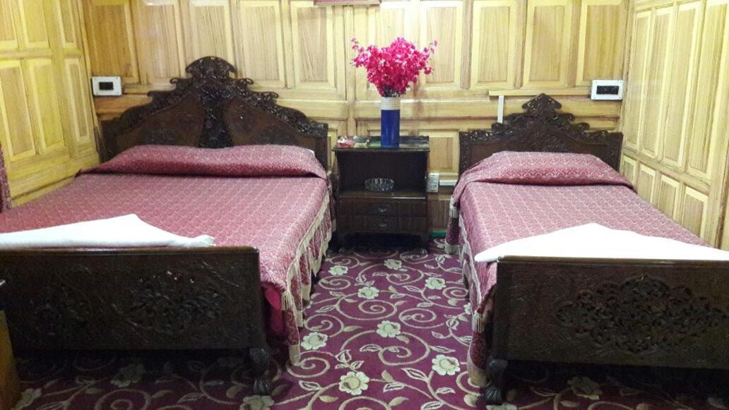 Srīnagar Houseboat Plato Excellence酒店 外观 照片