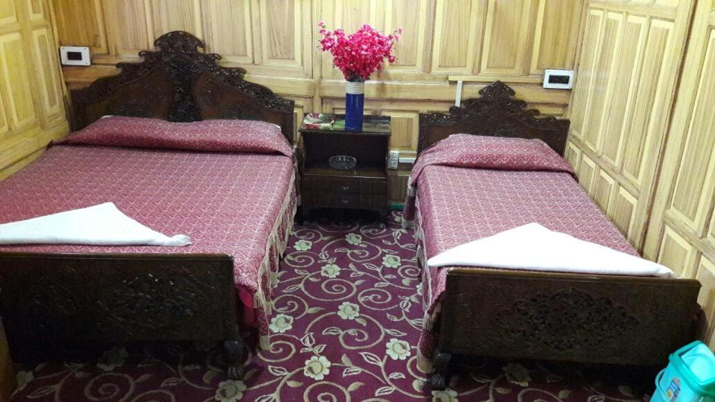 Srīnagar Houseboat Plato Excellence酒店 外观 照片