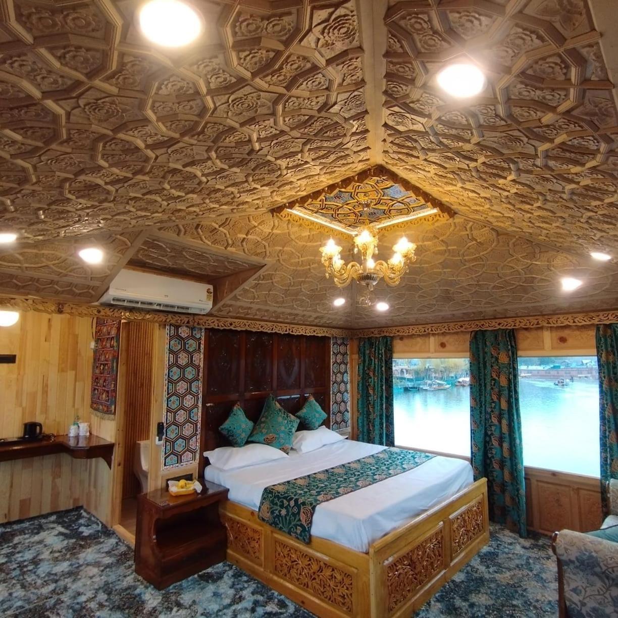 Srīnagar Houseboat Plato Excellence酒店 外观 照片